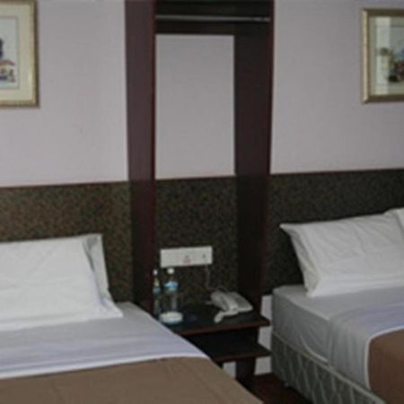Aristo Hotel @ Putatan Kota Kinabalu Luaran gambar