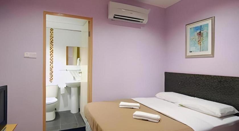 Aristo Hotel @ Putatan Kota Kinabalu Luaran gambar