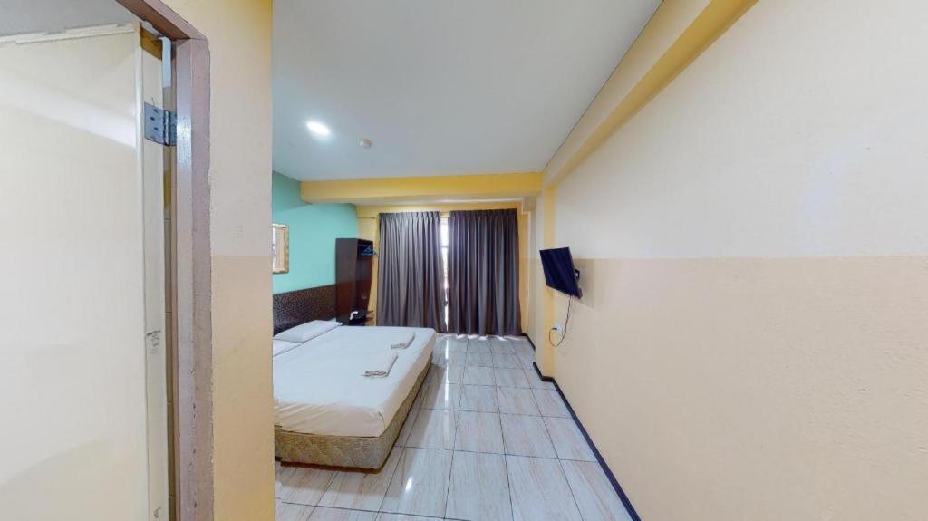 Aristo Hotel @ Putatan Kota Kinabalu Luaran gambar