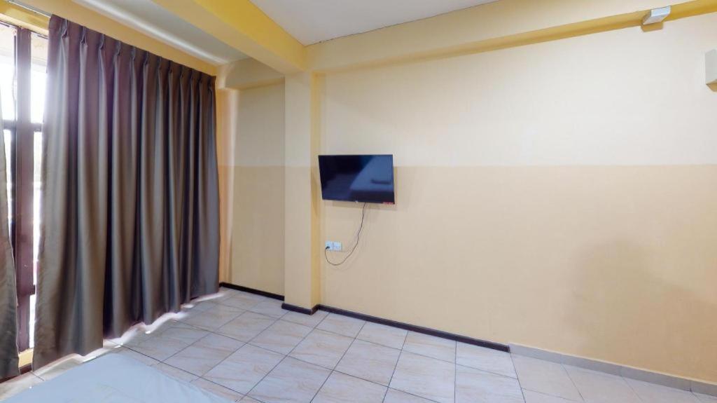 Aristo Hotel @ Putatan Kota Kinabalu Luaran gambar